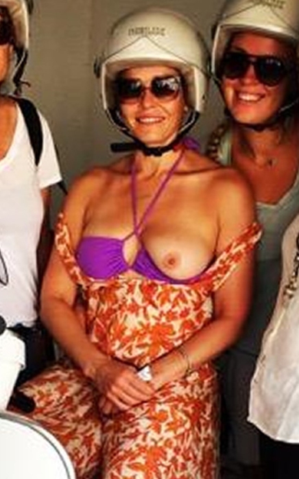 Chelsea Joy Handler boobs 33