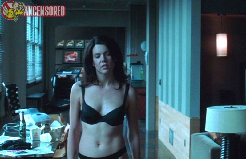 Lauren Graham buttocks are visible 99