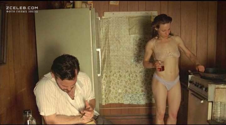 Lili Taylor naked